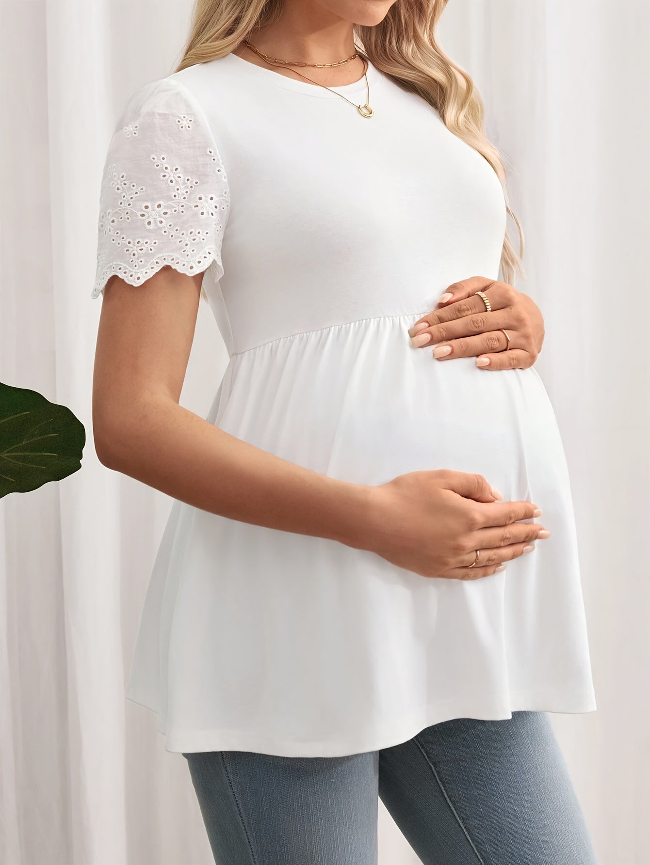 Empire Waist Design for Growing Belly - Comfortable and Slimming Maternity T-shirt - Fanghuang