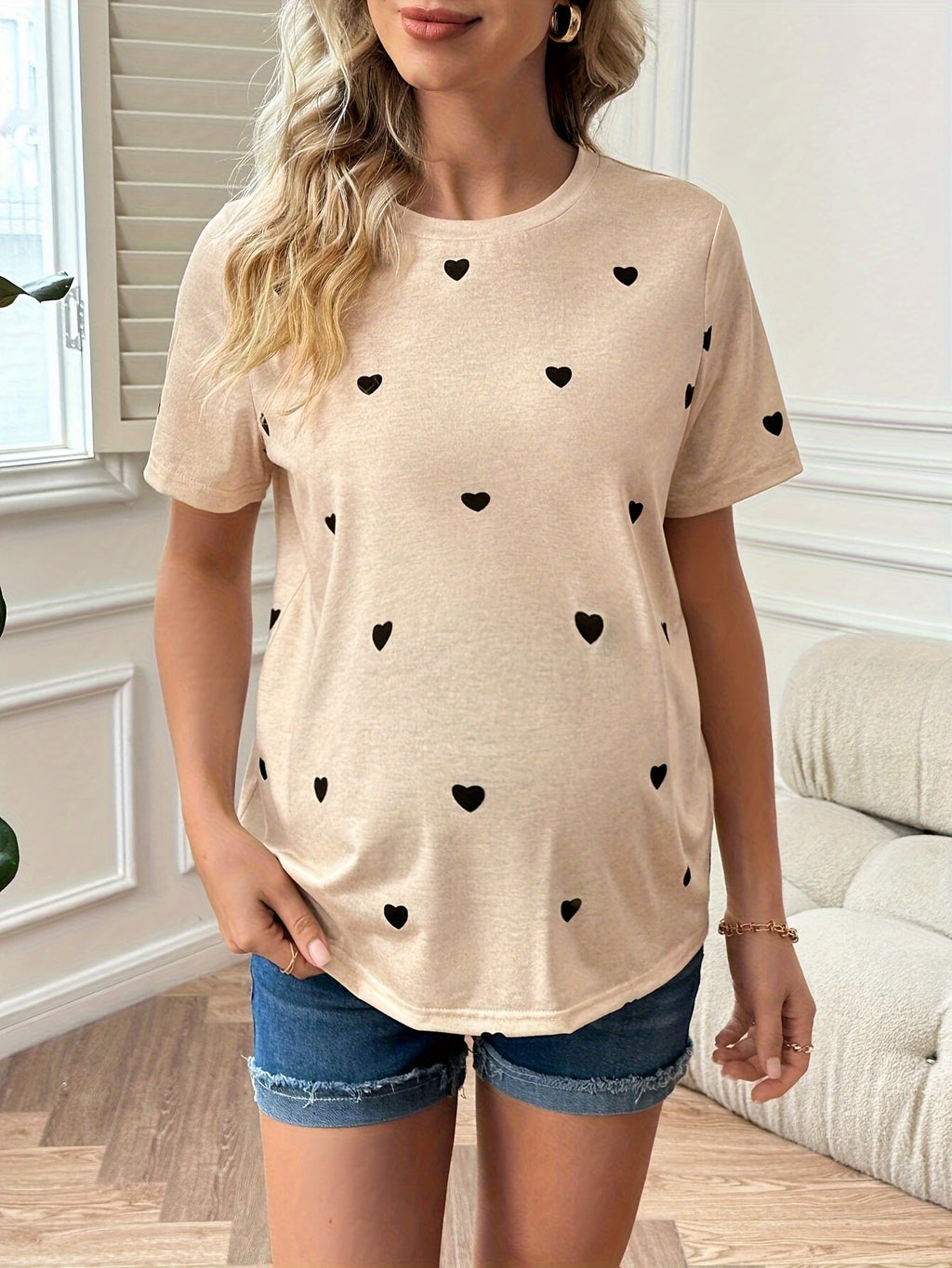 Detailed View of Adorable Heart Patterns on Stretchy Fabric - High-Quality Print - Fanghuang