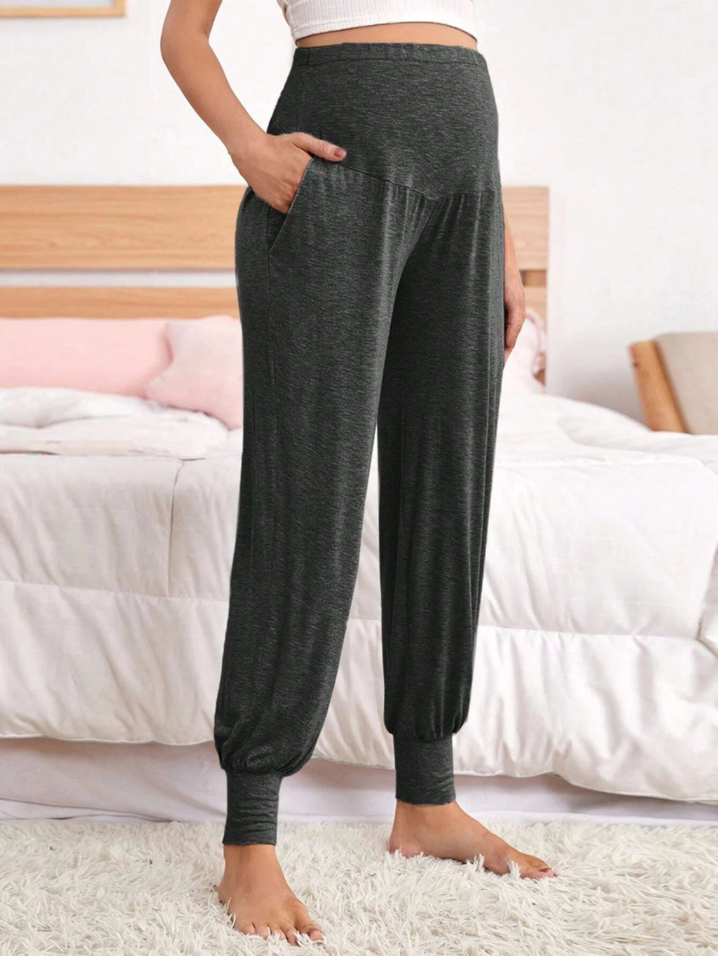 High-Quality Stretch Fabric of Grey Maternity Yoga Shorts - Skin-friendly and Durable - Fanghuang